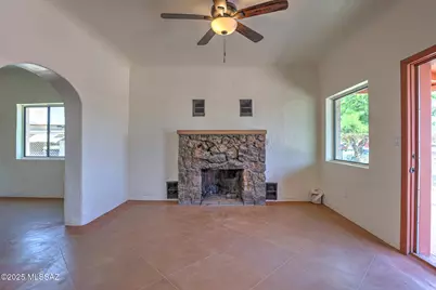 1113 W Huron Street, Tucson, AZ 85745 - Photo 2