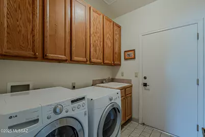 8445 N Nob Hill Drive, Tucson, AZ 85742 - Photo 38