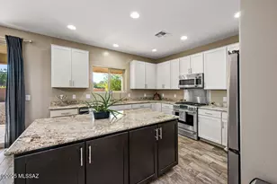 9769 N Hebden Way, Marana, AZ 85653 - Photo 14