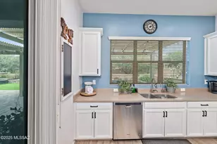 2496 W Music Mountains Dr, Green Valley, AZ 85622 - Photo 20