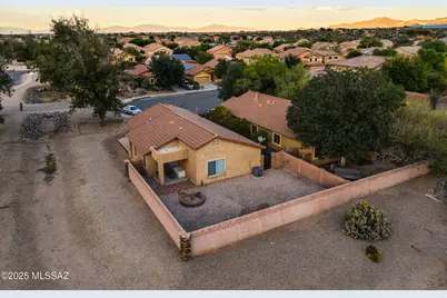 102 S Beyerville Place, Sahuarita, AZ 85629 - Photo 6