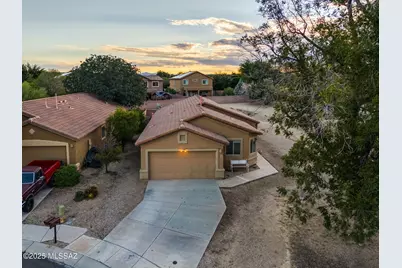 102 S Beyerville Place, Sahuarita, AZ 85629 - Photo 2