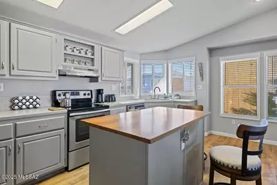 107 W Mora Drive, Green Valley, AZ 85614 - Photo 8