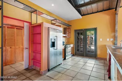 2010 S 4th Avenue, Tucson, AZ 85713 - Photo 8