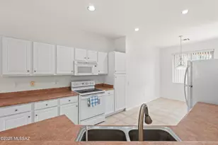 9349 N Sombrero Canyon Dr, Tucson, AZ 85743 - Photo 22