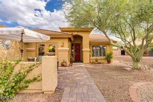 1821 E Redstart Rd, Green Valley, AZ 85614 - Photo 2