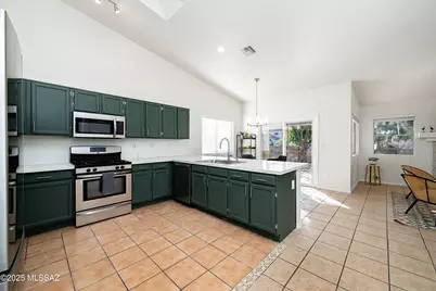 9265 N Hampshire Drive, Tucson, AZ 85742 - Photo 14