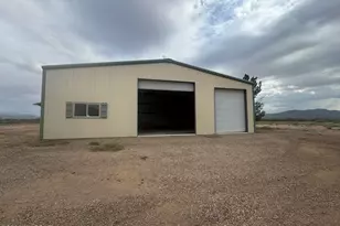 560 E Circle B Rd, Willcox, AZ 85643 - Photo 38