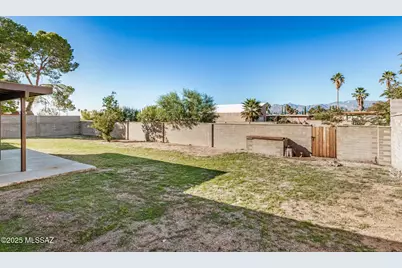 9761 E Sellarole Road, Tucson, AZ 85730 - Photo 32