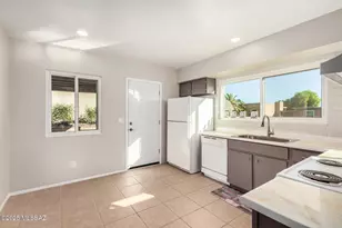 9761 E Sellarole Rd, Tucson, AZ 85730 - Photo 18