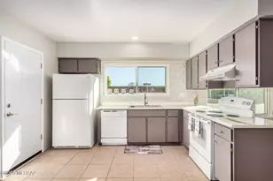 9761 E Sellarole Rd, Tucson, AZ 85730 - Photo 12