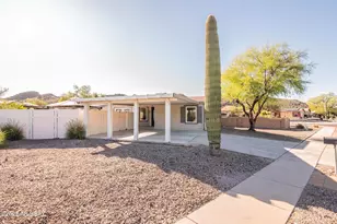 9011 N Valgrind Ln, Tucson, AZ 85743 - Photo 8