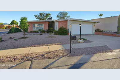 425 W San Ignacio, Green Valley, AZ 85614 - Photo 2