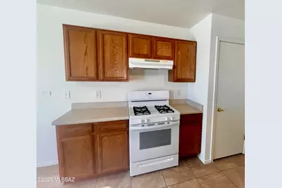 6279 S Earp Wash Lane, Tucson, AZ 85706 - Photo 8