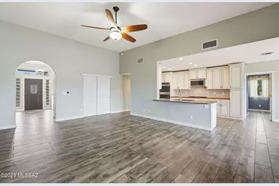 6938 W Calla Drive, Tucson, AZ 85743 - Photo 12