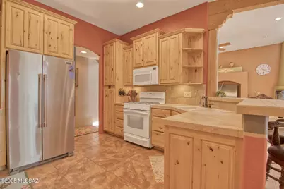 16105 W Prosperi Avenue, Tucson, AZ 85736 - Photo 2