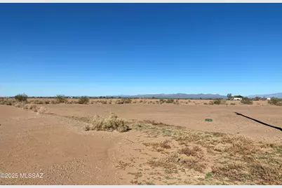 7320 Razorback Road, Tucson, AZ 85743 - Photo 2