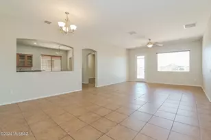 7577 S Granite Hill Dr, Tucson, AZ 85757 - Photo 4