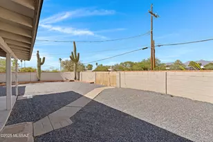 8271 E Kenyon Dr, Tucson, AZ 85710 - Photo 22
