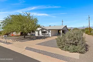 8271 E Kenyon Dr, Tucson, AZ 85710 - Photo 4