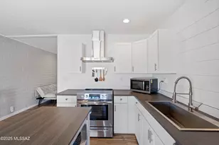 8271 E Kenyon Dr, Tucson, AZ 85710 - Photo 10