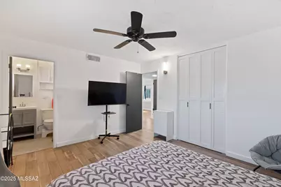 8271 E Kenyon Drive, Tucson, AZ 85710 - Photo 14