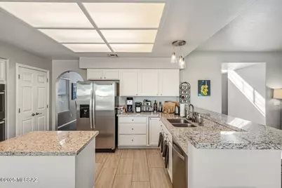 10895 N Canada Hills Court, Tucson, AZ 85737 - Photo 16