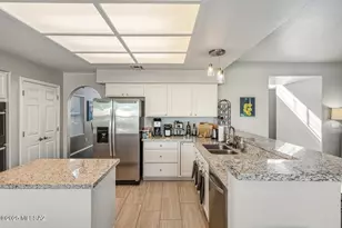 10895 N Canada Hills Ct, Tucson, AZ 85737 - Photo 16