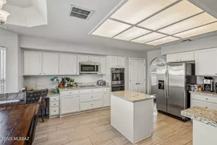 10895 N Canada Hills Ct, Tucson, AZ 85737 - Photo 18