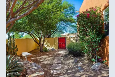 10380 E Roylstons Lane, Tucson, AZ 85747 - Photo 2