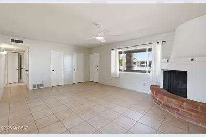 935 S La Higuera, Green Valley, AZ 85614 - Photo 4