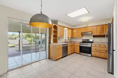 935 S La Higuera, Green Valley, AZ 85614 - Photo 6