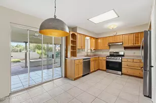 935 S La Higuera, Green Valley, AZ 85614 - Photo 6