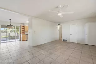 935 S La Higuera, Green Valley, AZ 85614 - Photo 8