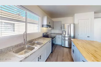 1702 W Summer Dawn Drive, Tucson, AZ 85746 - Photo 4