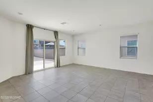 7035 W Inkwood Ln, Tucson, AZ 85757 - Photo 10