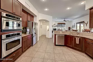 2425 N Cavalry Tr, Tucson, AZ 85749 - Photo 4