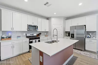 14013 E Crotalus Way, Vail, AZ 85641 - Photo 10