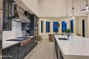 6139 W Seven Saguaros Cir, Marana, AZ 85658 - Photo 8