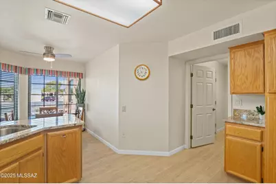 14006 N Green Tree Drive, Oro Valley, AZ 85755 - Photo 12