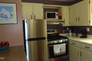 211 W Camino Manzana, Green Valley, AZ 85614 - Photo 4