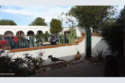 211 W Camino Manzana #B, Green Valley, AZ 85614 - Photo 2
