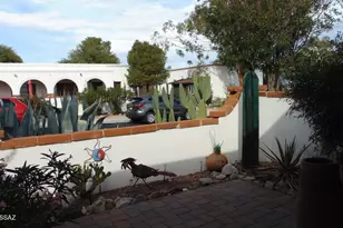 211 W Camino Manzana, Green Valley, AZ 85614 - Photo 2