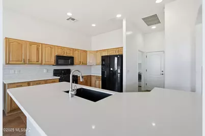 2316 W Calle Balaustre, Green Valley, AZ 85622 - Photo 16