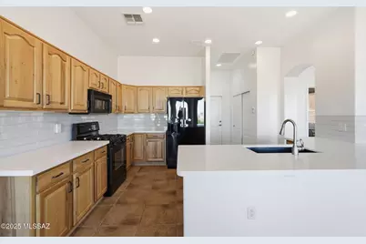 2316 W Calle Balaustre, Green Valley, AZ 85622 - Photo 18