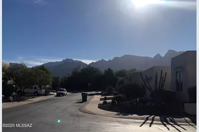 11986 N Labyrinth Drive, Tucson, AZ 85737 - Photo 2