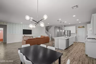 2284 W Alamo Spring Loop, Oro Valley, AZ 85742 - Photo 2