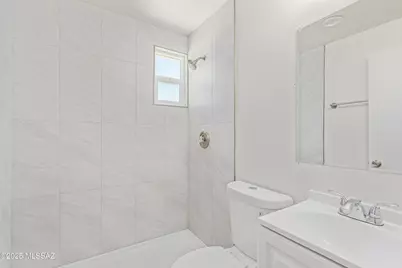 2525 N Alvernon Way #E6, Tucson, AZ 85712 - Photo 16