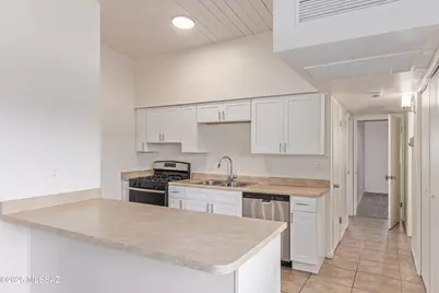 2525 N Alvernon Way #E6, Tucson, AZ 85712 - Photo 6