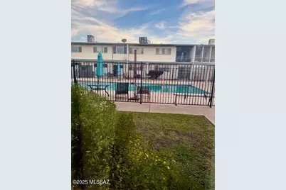 1439 S Jones Boulevard #D10, Tucson, AZ 85713 - Photo 40